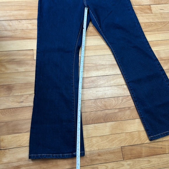 Jennifer Lopez Women’s Jeans Bootcut size 8s - Picture 2 of 11